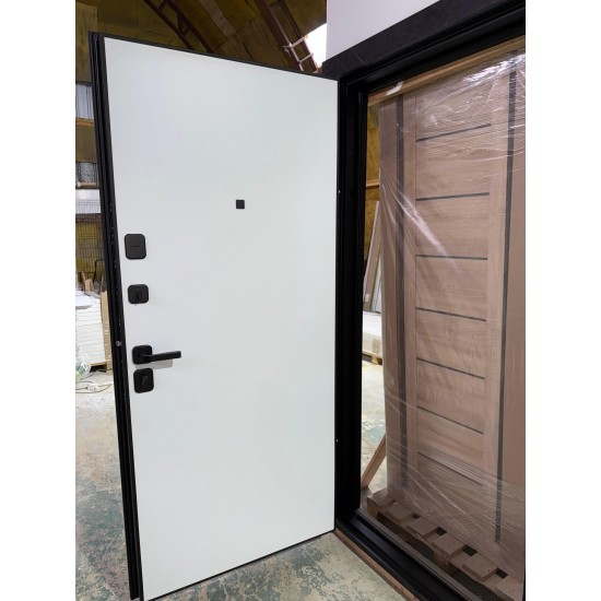 Metāla ārdurvis dzīvokļiem Modern black