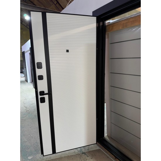 Metāla ārdurvis dzīvokļiem Modern black