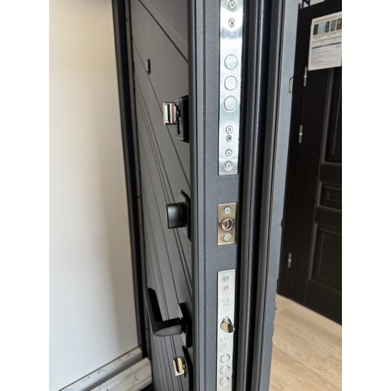 Metāla ārdurvis dzīvokļiem Supremme GorsNEW Metāla ārdurvis dzīvokļiem Supremme GorsNEW