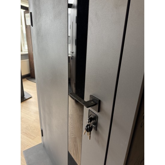 Metāla ārdurvis privātmājām Supremme UltimaNEW