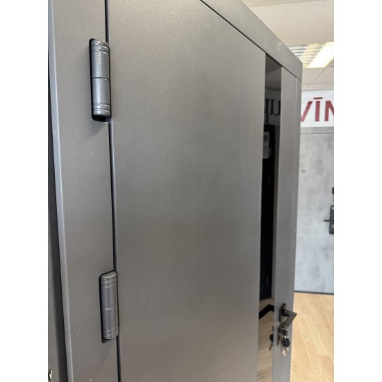 Metāla ārdurvis privātmājām Supremme UltimaNEW