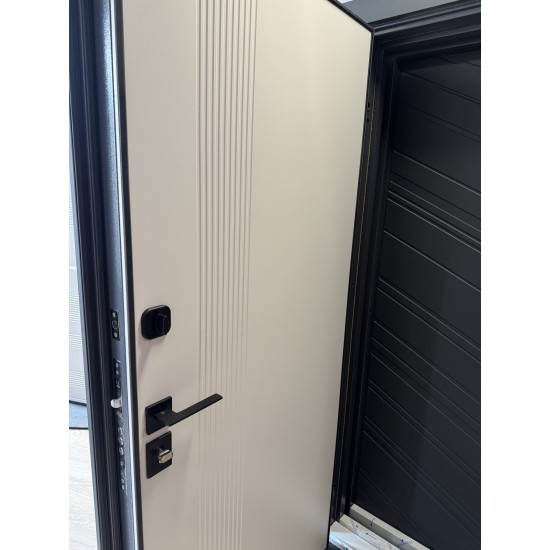 Metāla ārdurvis privātmājām Supremme UltimaNEW