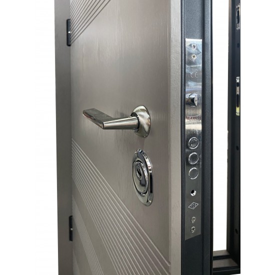 Metāla ārdurvis dzīvokļiem Supremme LUIZE